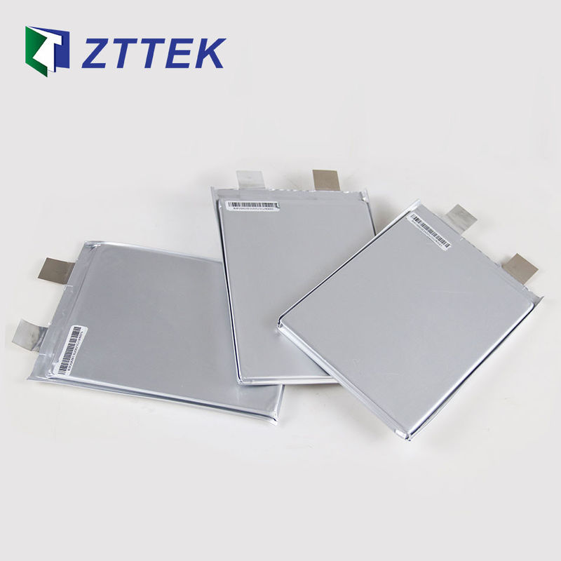 3ऊर्जा भंडारण के लिए.2V 25Ah लिथियम आयन बैटरी सेल सॉफ्ट पैक डिस्चार्ज दर 0.33C
